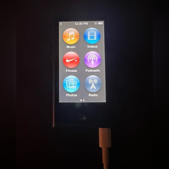 Apple iPod Nano 7th Generation. Pristine Condition! - Picture 3 of 16